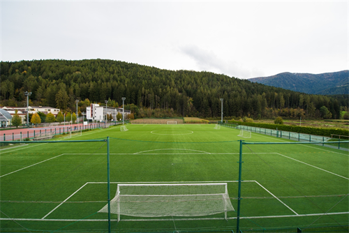 Foto per campo da calcio in zona scolastica, via Josef Ferrari, Brunico